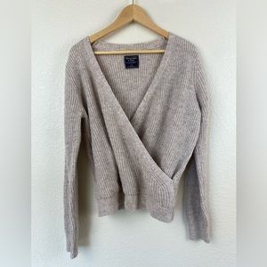 Abercrombie & Fitch Crossover Knit Sweater Size Small